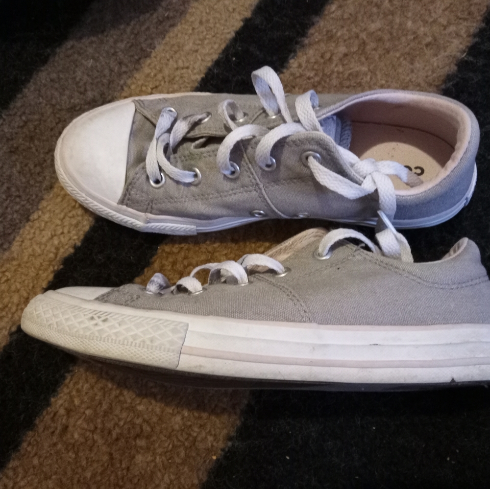 Size 3 kids converse